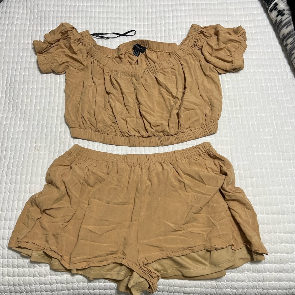 Forever 21+ crop short set